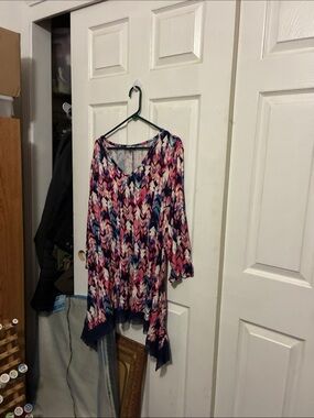Avenue Pink & Blue Abstract V-Neck Tunic
